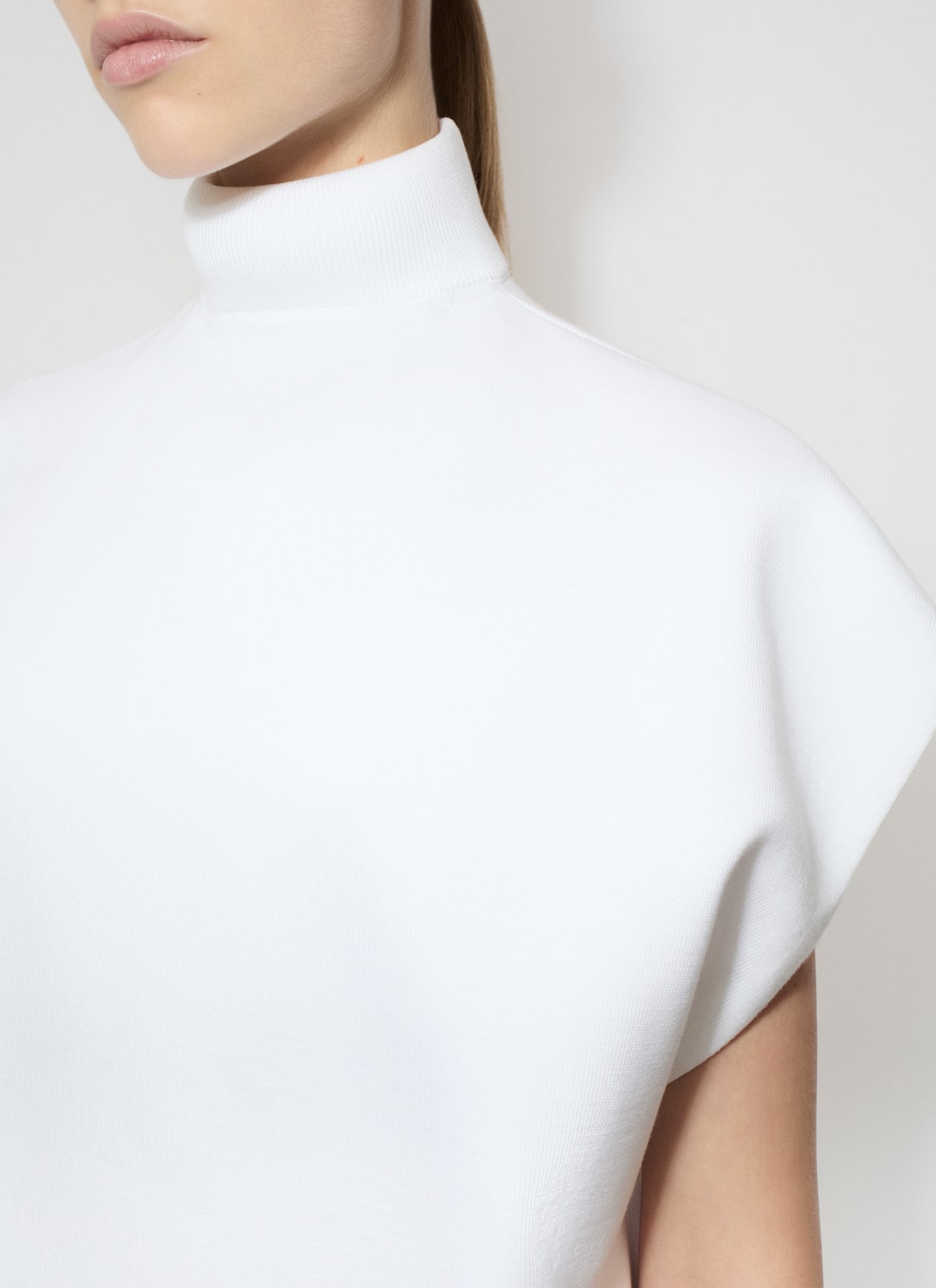TÚNICA DE PUNTO DE ALGODÓN CON CUELLO ALTO ALAÏA BLANCO TÚNICA DE PUNTO DE ALGODÓN CON CUELLO ALTO